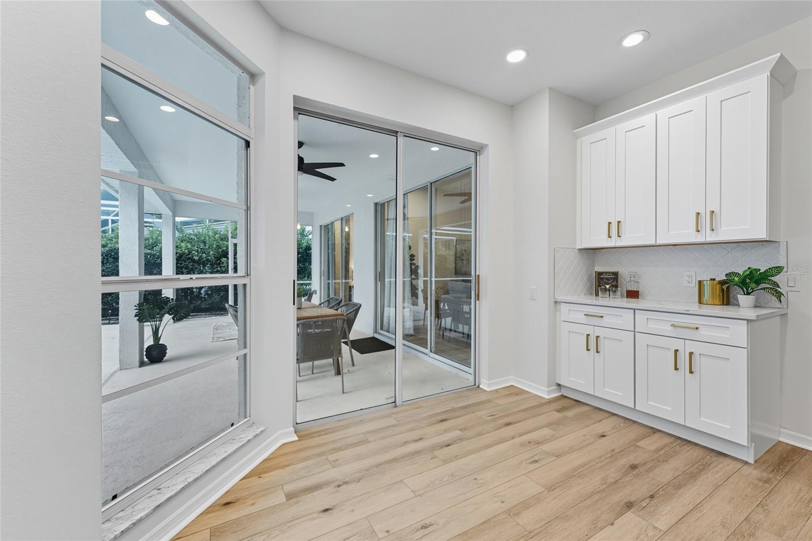 9402 WOODBAY DR, TAMPA, FL, 33626