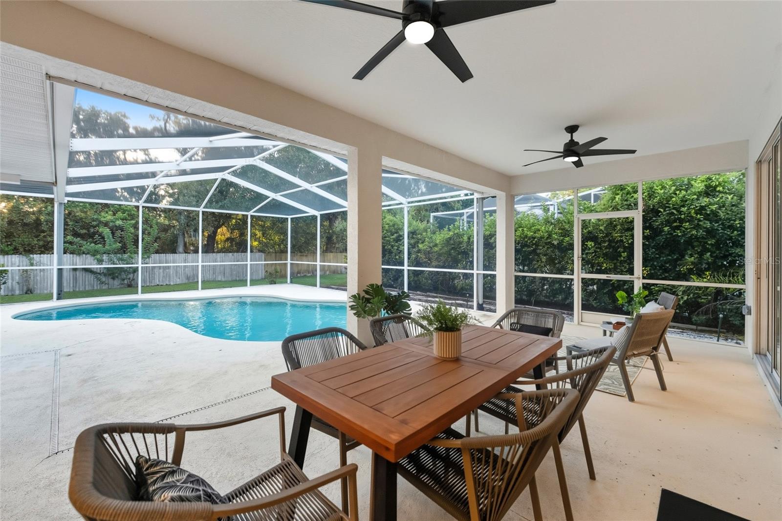 9402 WOODBAY DR, TAMPA, FL, 33626