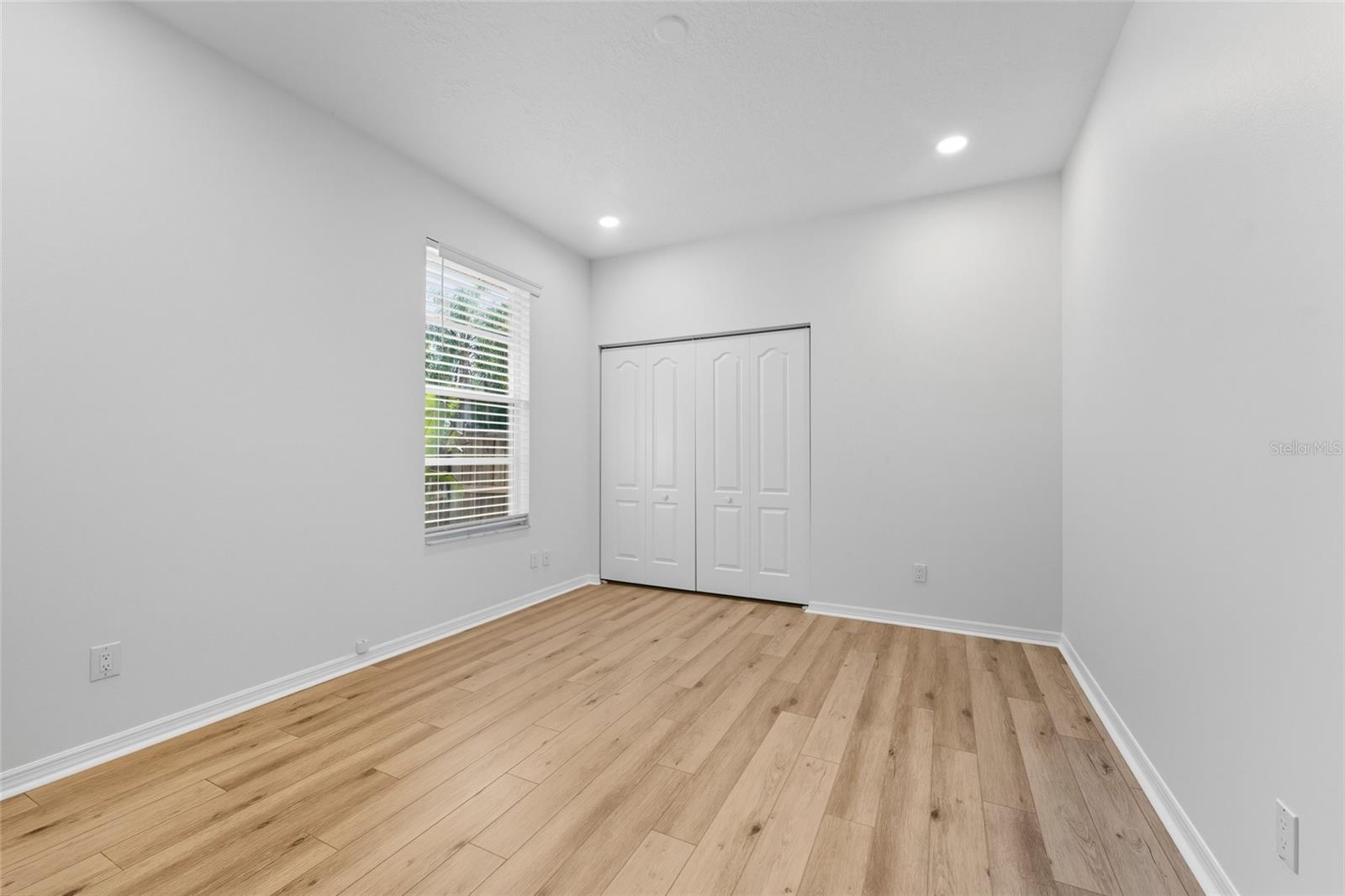 9402 WOODBAY DR, TAMPA, FL, 33626