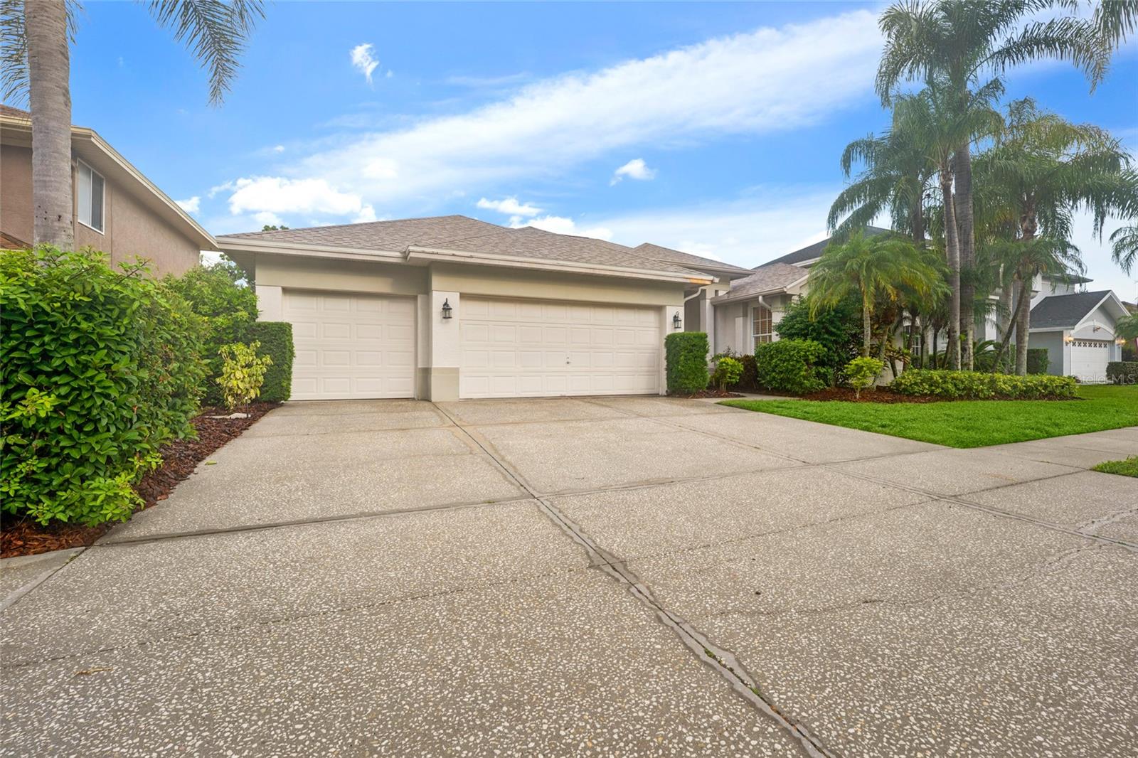 9402 WOODBAY DR, TAMPA, FL, 33626