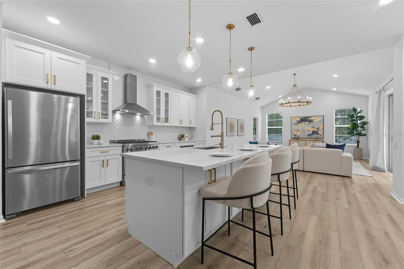 9402 WOODBAY DR, TAMPA, FL, 33626