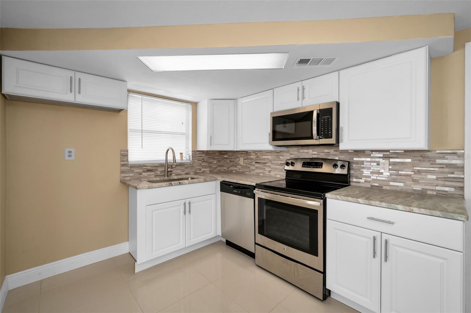 9100 LUNAR LN, PORT RICHEY, FL, 34668