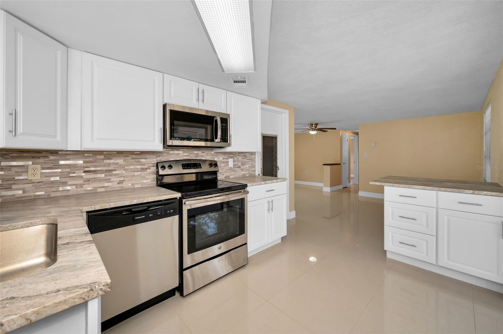 9100 LUNAR LN, PORT RICHEY, FL, 34668