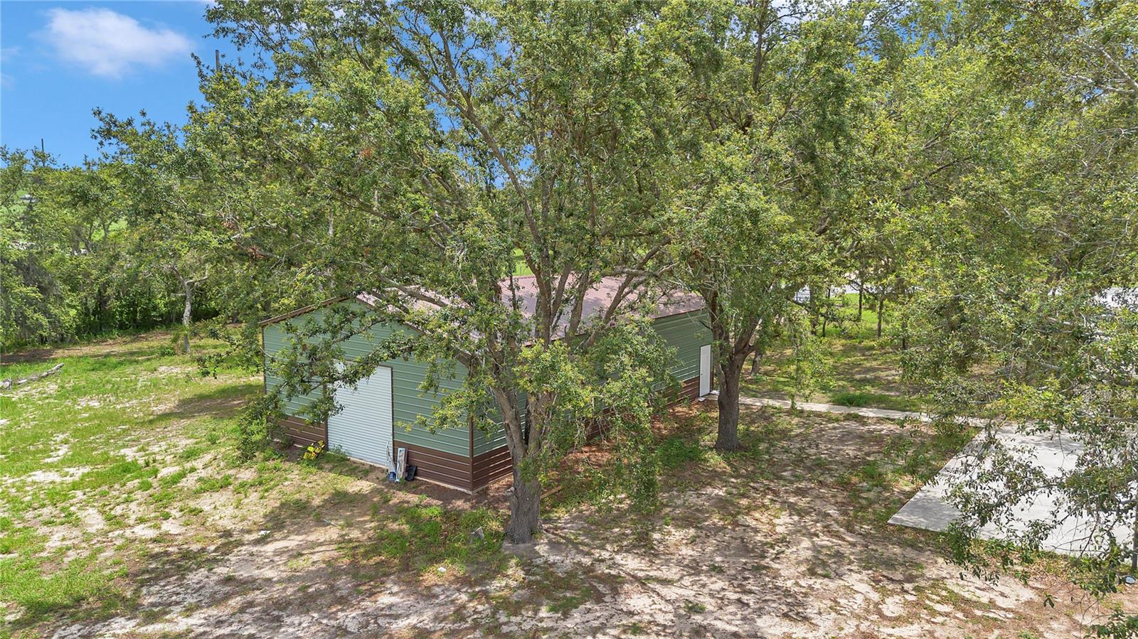 7565 DEWEY ROBBINS RD, HOWEY IN THE HILLS, FL, 34737
