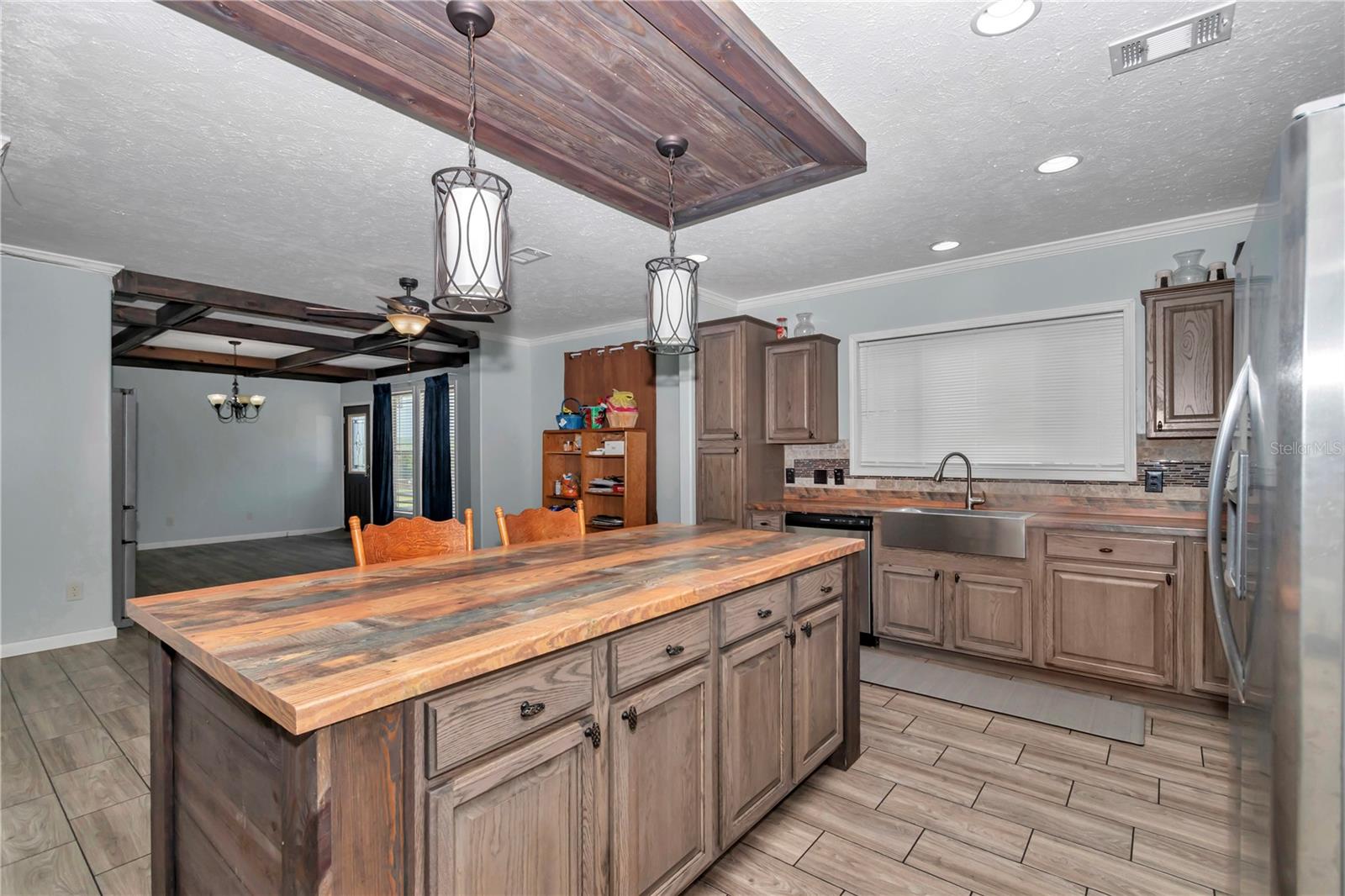 7565 DEWEY ROBBINS RD, HOWEY IN THE HILLS, FL, 34737