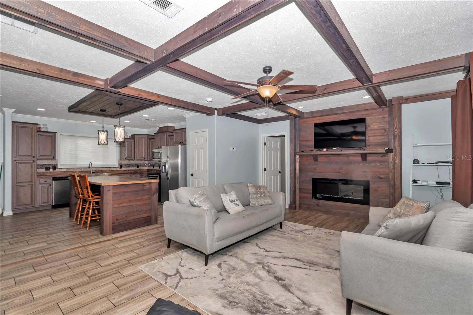 7565 DEWEY ROBBINS RD, HOWEY IN THE HILLS, FL, 34737