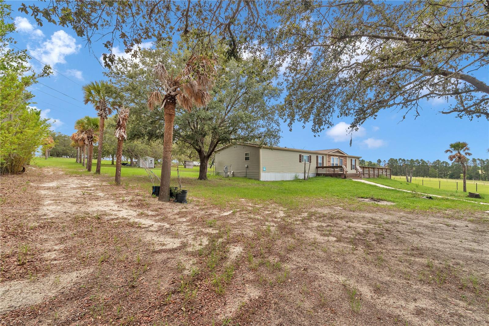 7565 DEWEY ROBBINS RD, HOWEY IN THE HILLS, FL, 34737