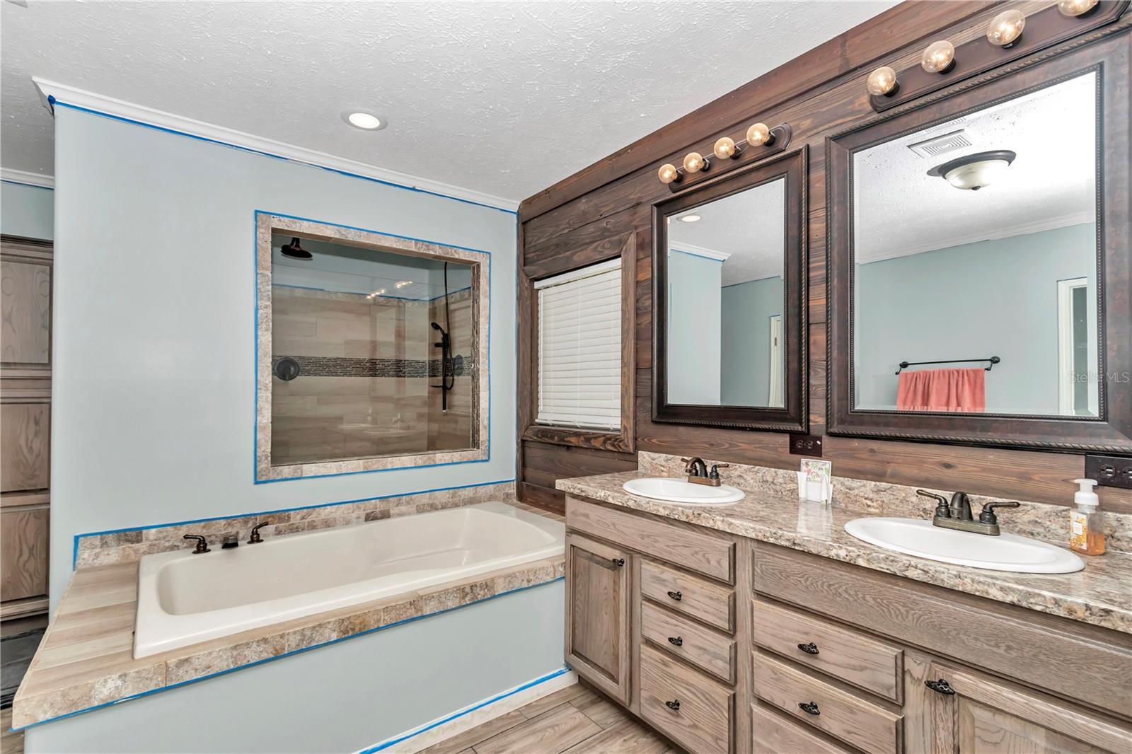 7565 DEWEY ROBBINS RD, HOWEY IN THE HILLS, FL, 34737