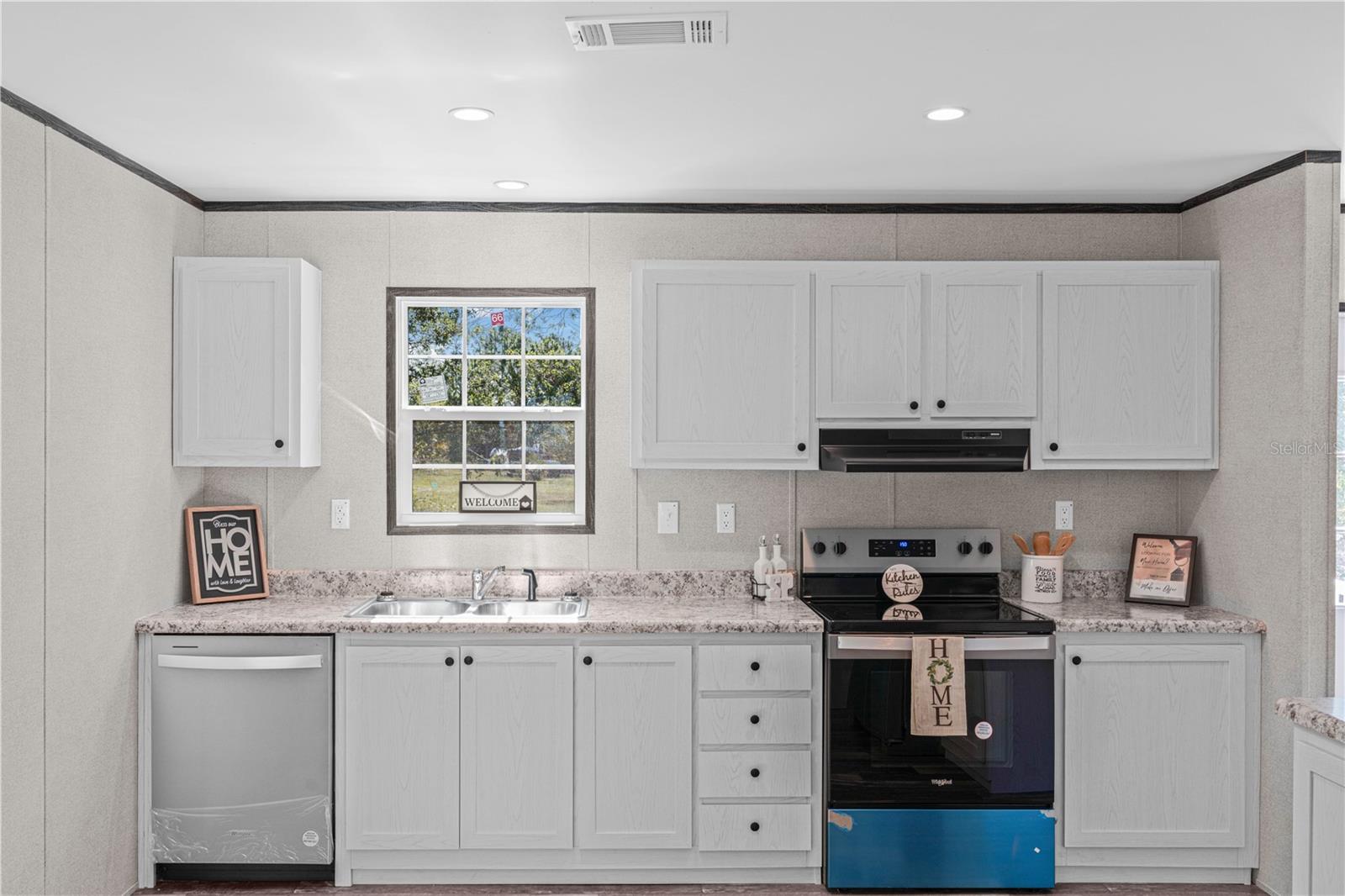 8426 SWEDEN BLVD, PUNTA GORDA, FL, 33982