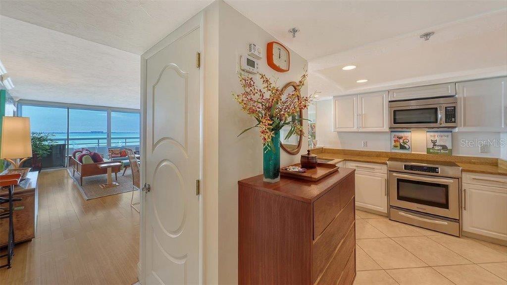 988 BLVD OF THE ARTS #1016, SARASOTA, FL, 34236