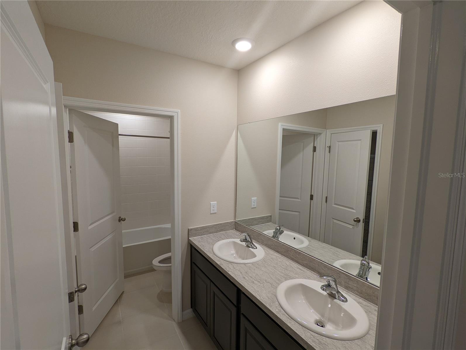 1154 OCEAN SPRAY DR, RUSKIN, FL, 33570