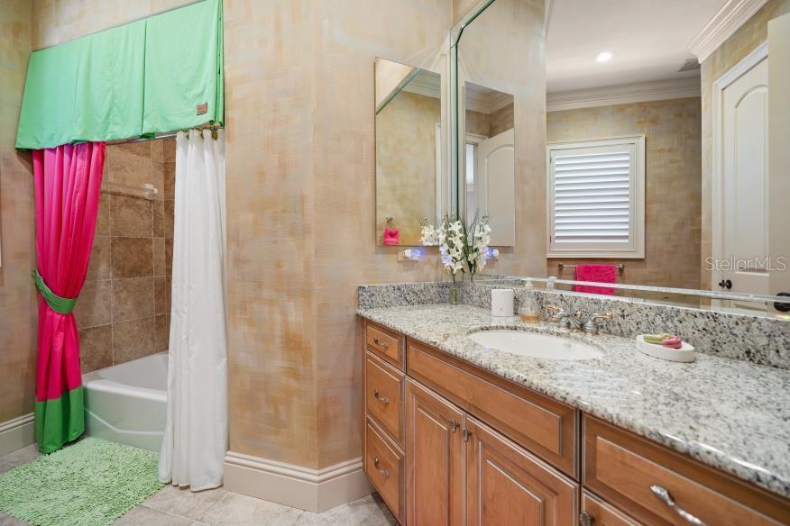 TB8392286 Property Photo