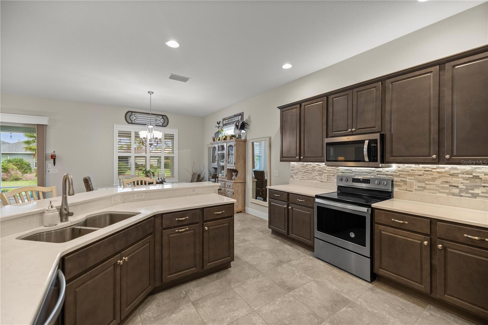 10279 JULIA ISLES AVE, OXFORD, FL, 34484