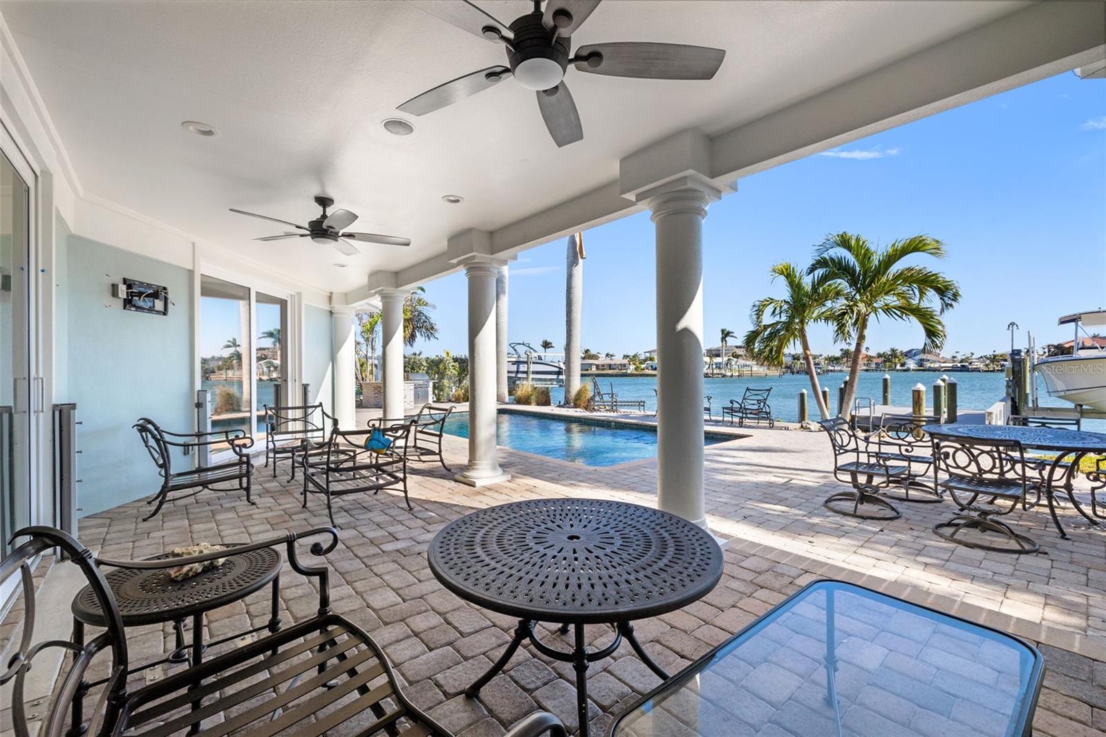 17077 DOLPHIN DR, NORTH REDINGTON BEACH, FL, 33708