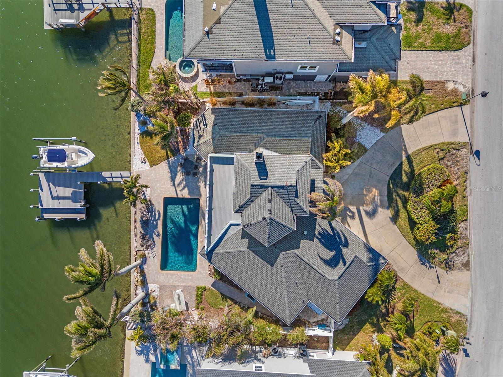 17077 DOLPHIN DR, NORTH REDINGTON BEACH, FL, 33708