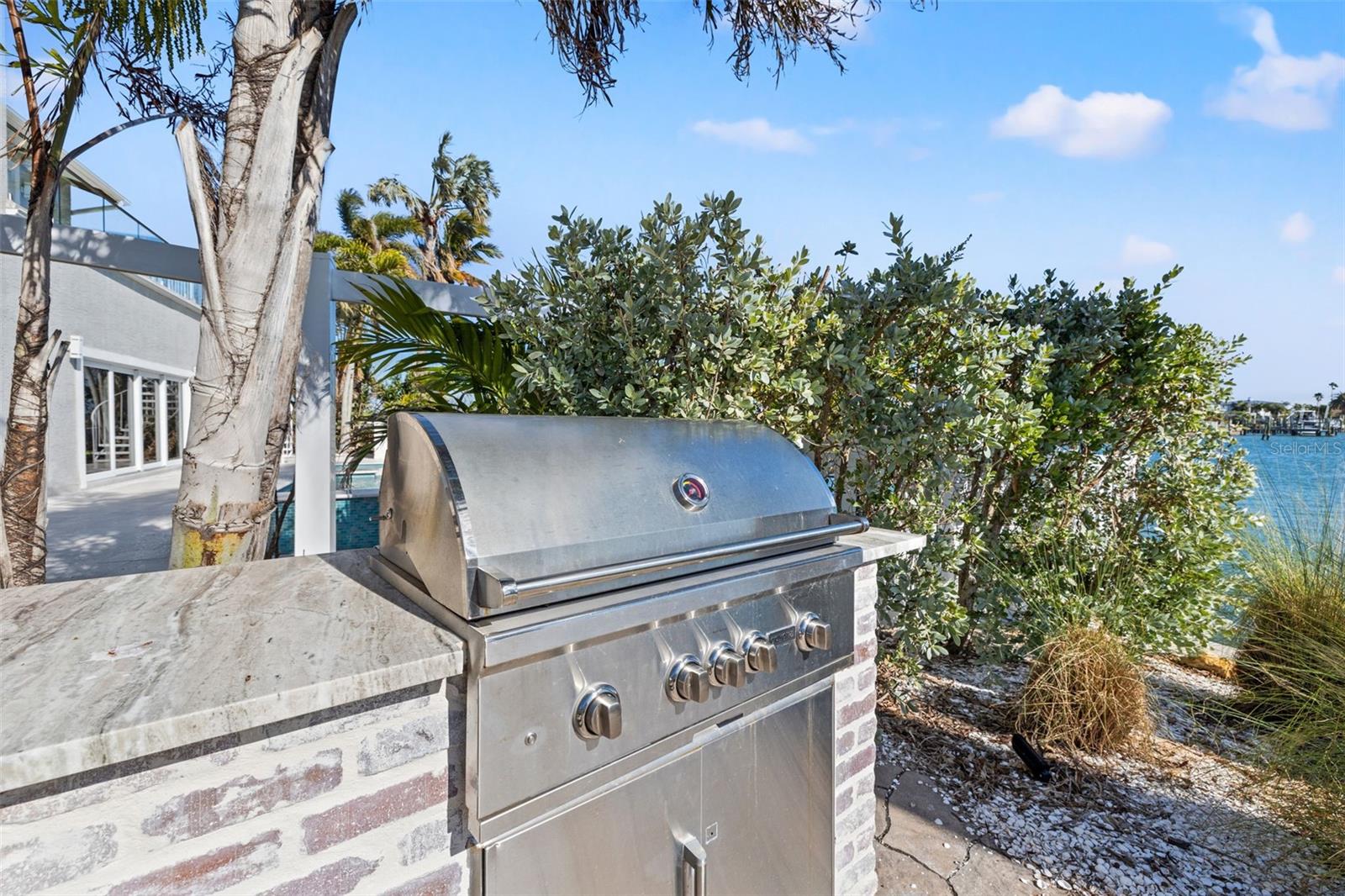 17077 DOLPHIN DR, NORTH REDINGTON BEACH, FL, 33708