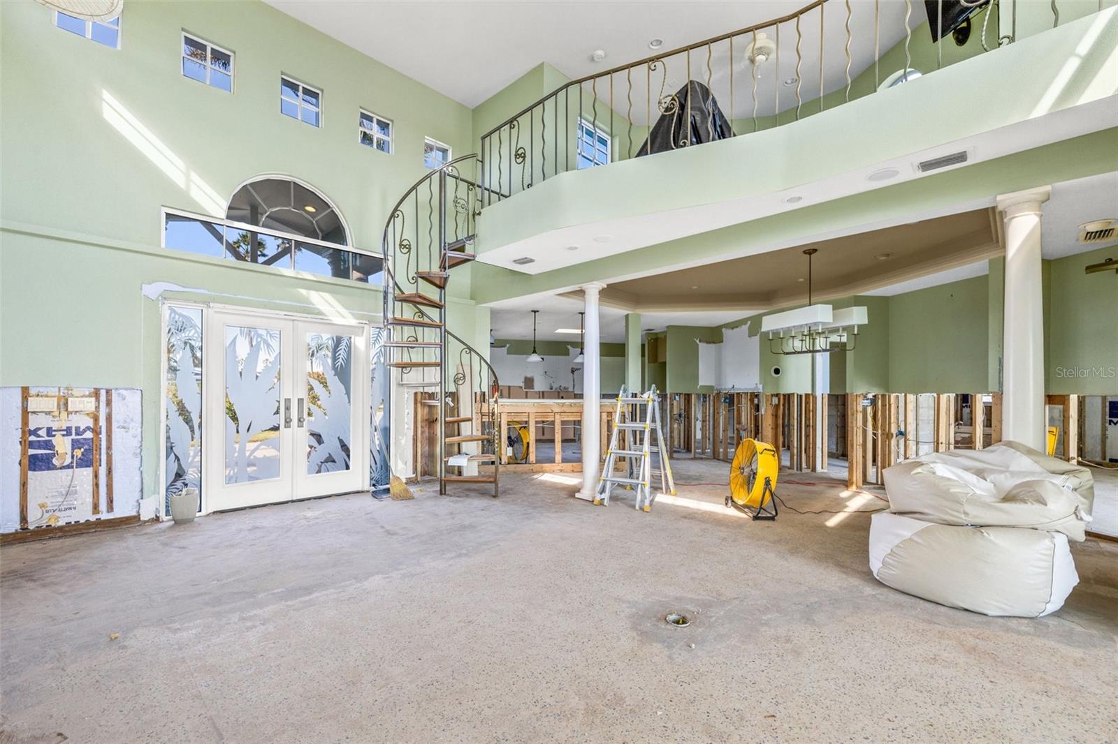 17077 DOLPHIN DR, NORTH REDINGTON BEACH, FL, 33708