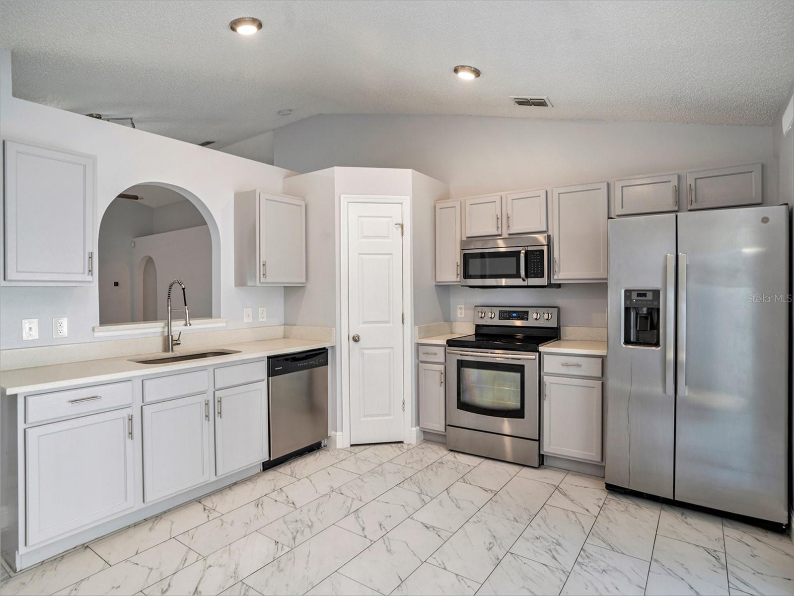 11433 IVY FLOWER LOOP, RIVERVIEW, FL, 33578