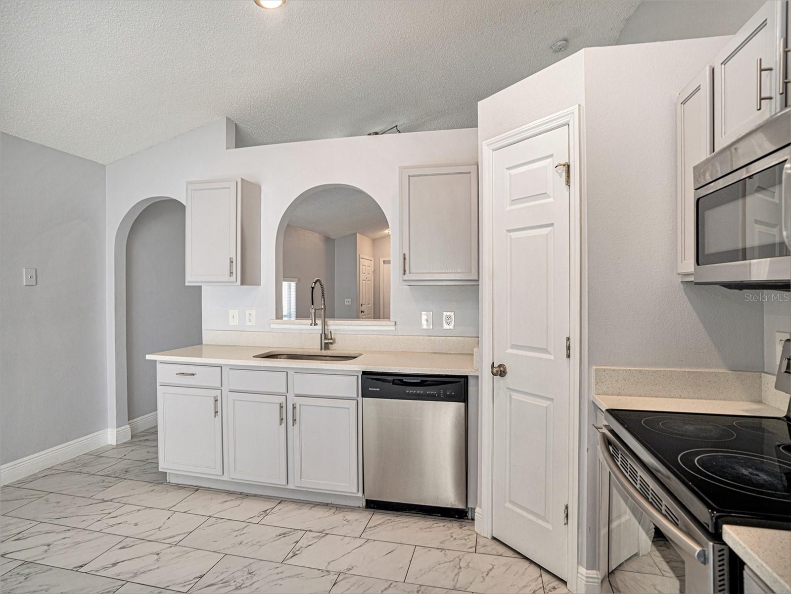 11433 IVY FLOWER LOOP, RIVERVIEW, FL, 33578