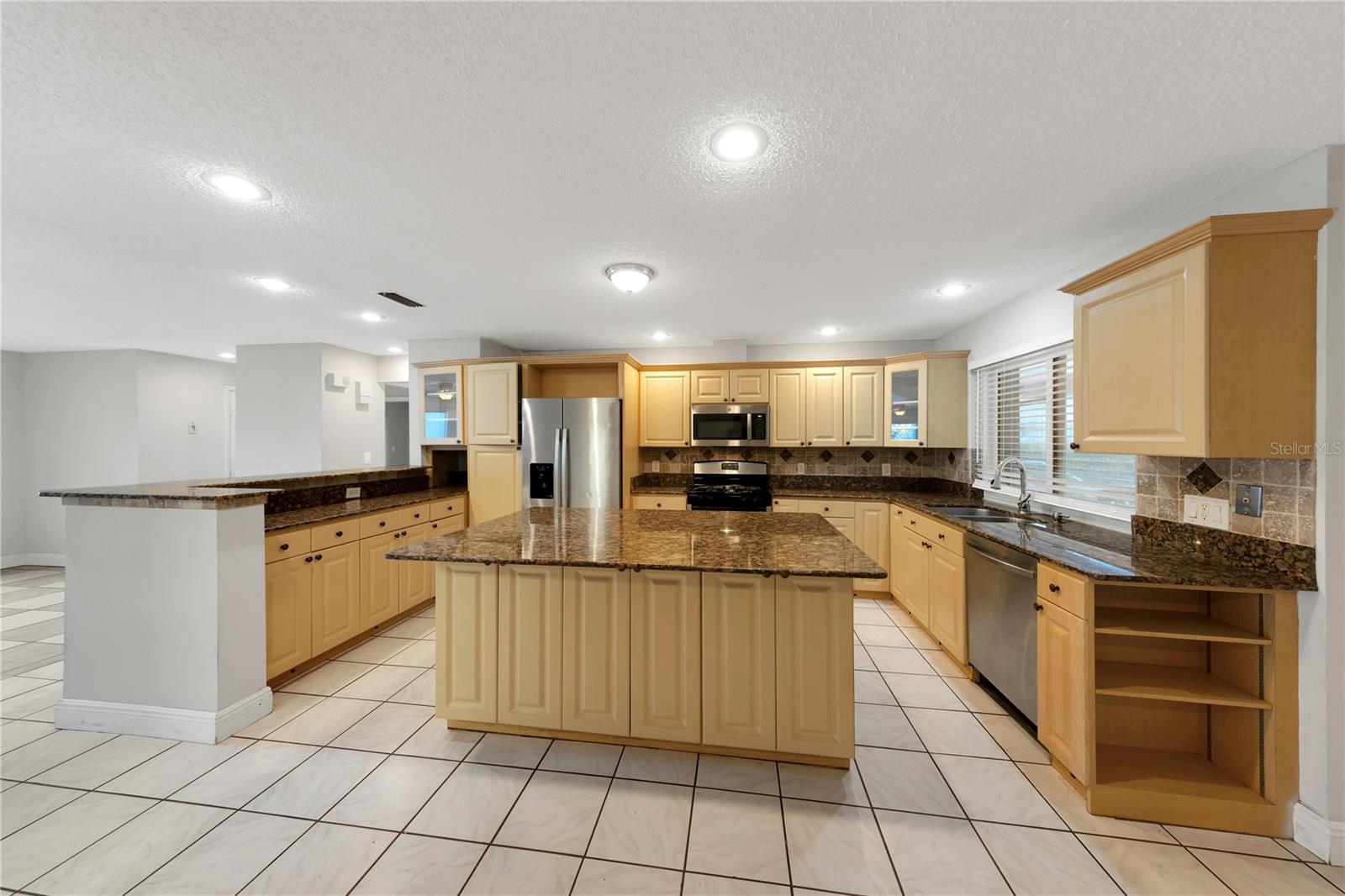 605 CITRUS CT, LARGO, FL, 33770