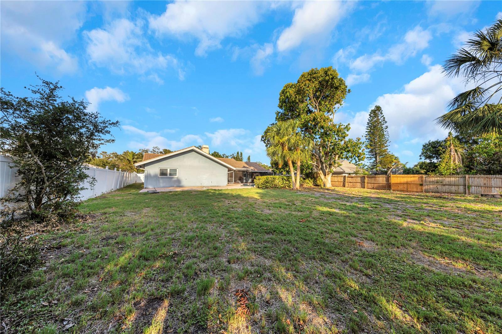 605 CITRUS CT, LARGO, FL, 33770