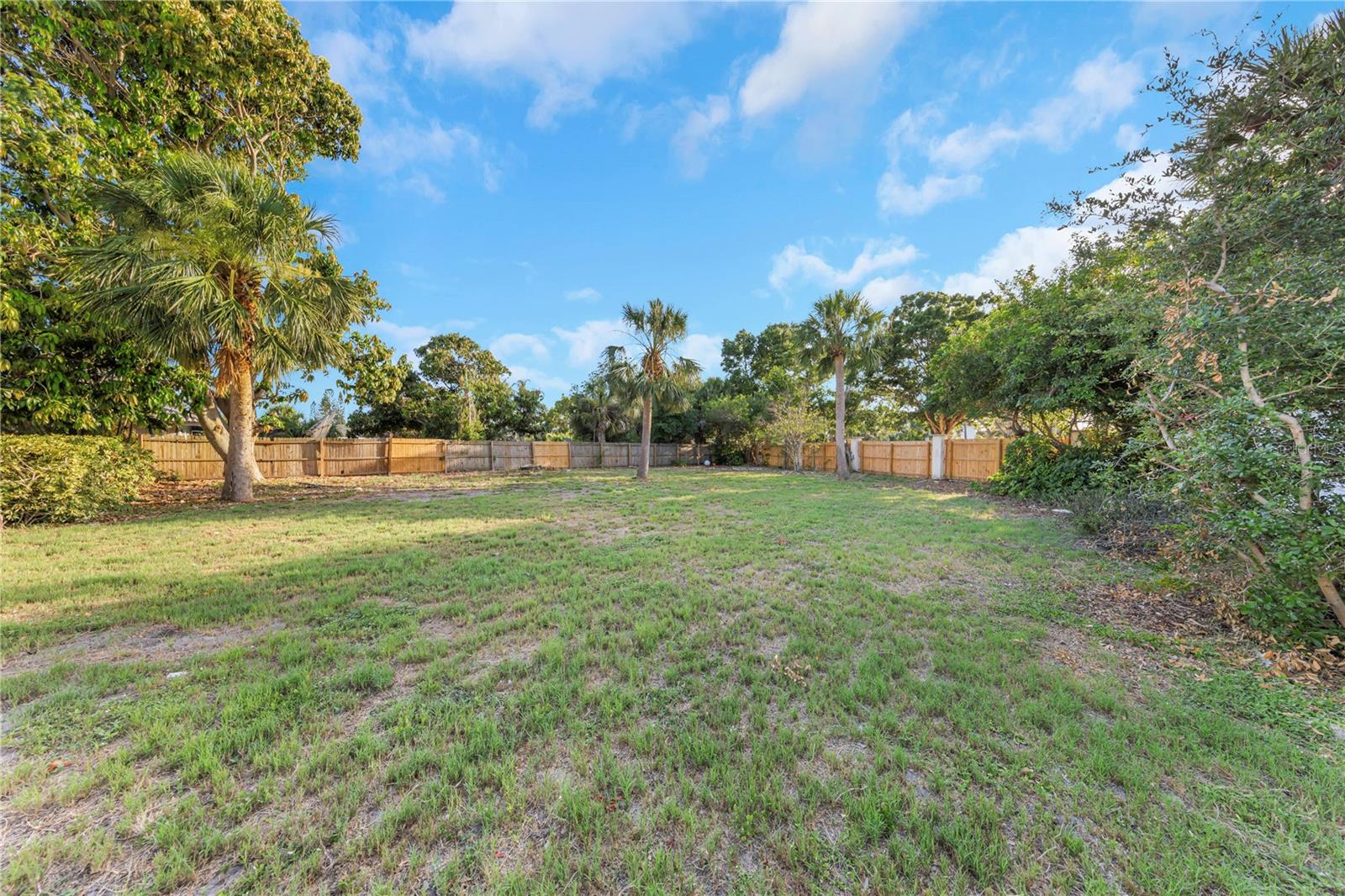 605 CITRUS CT, LARGO, FL, 33770