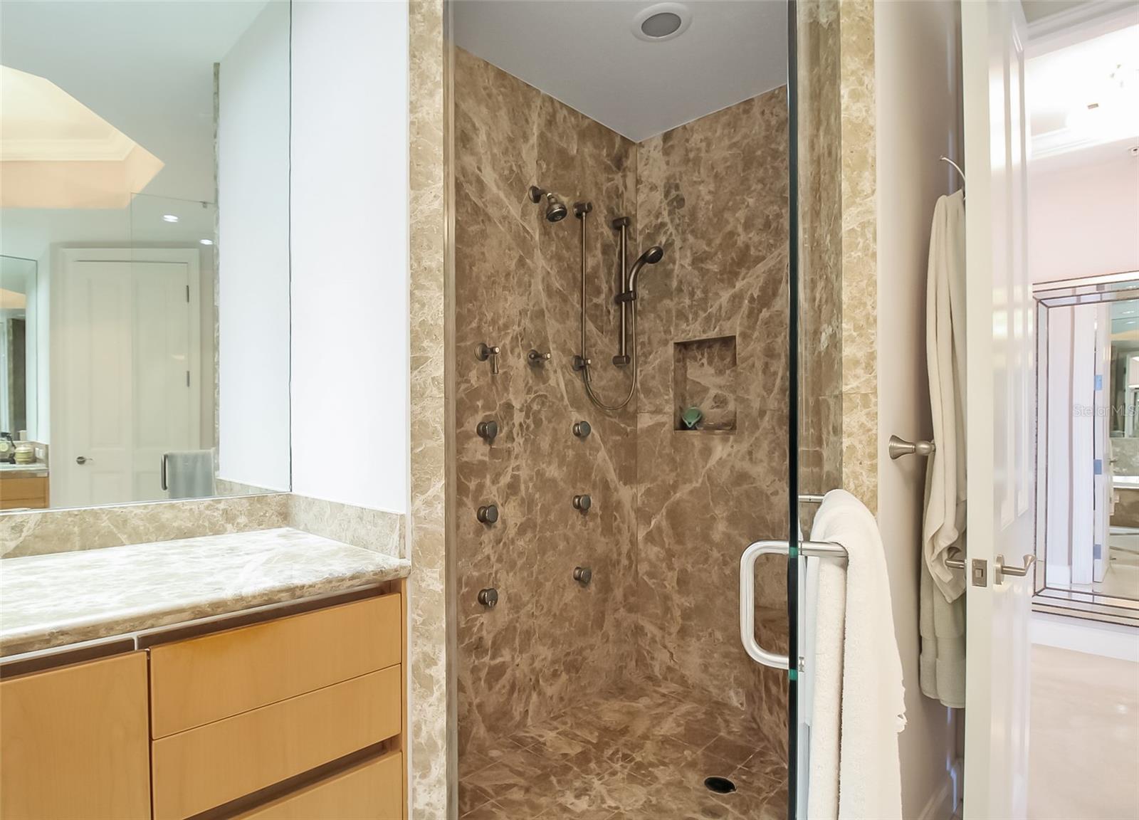 1300 BENJAMIN FRANKLIN DR #701, SARASOTA, FL, 34236