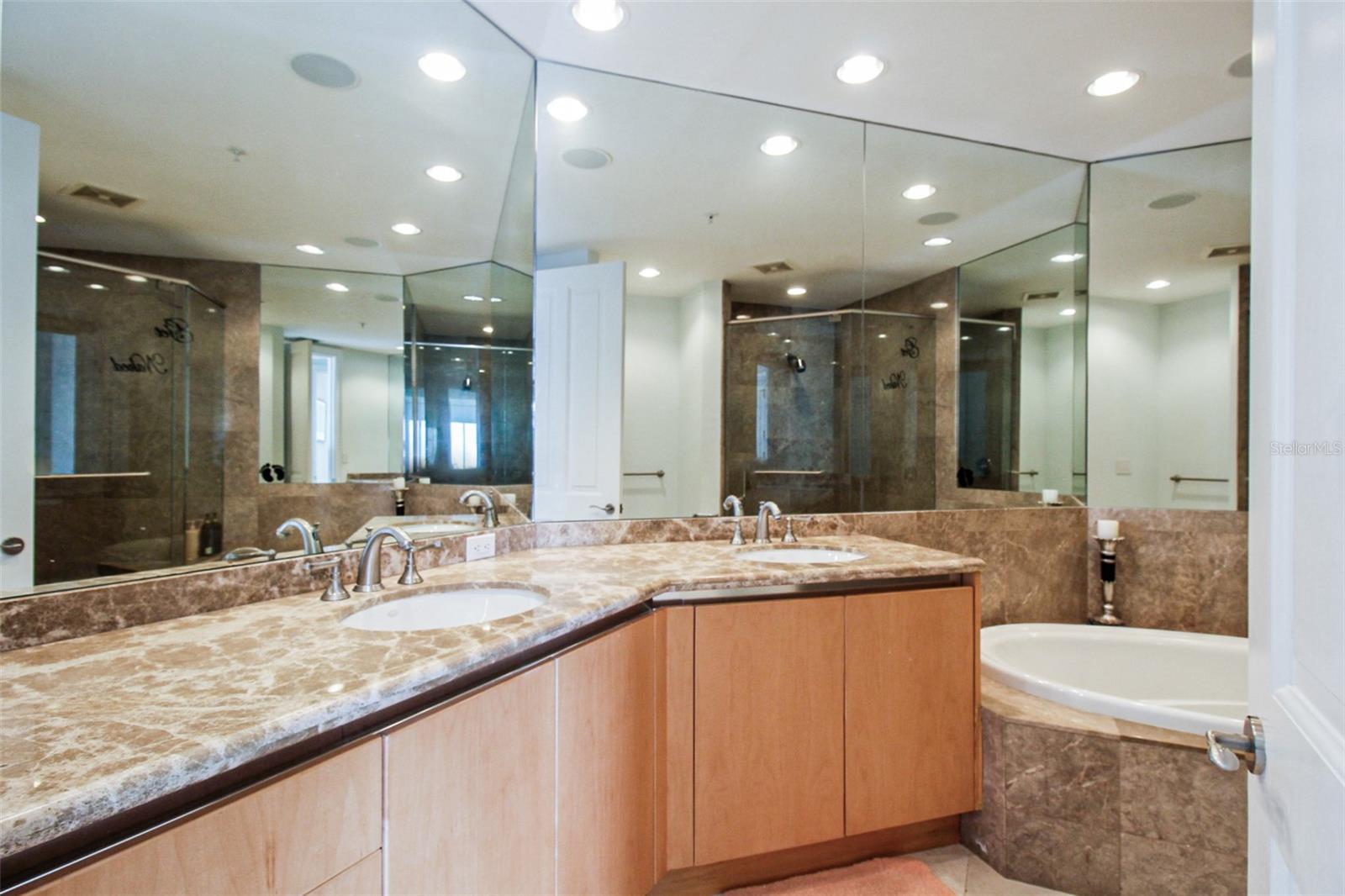 1300 BENJAMIN FRANKLIN DR #701, SARASOTA, FL, 34236