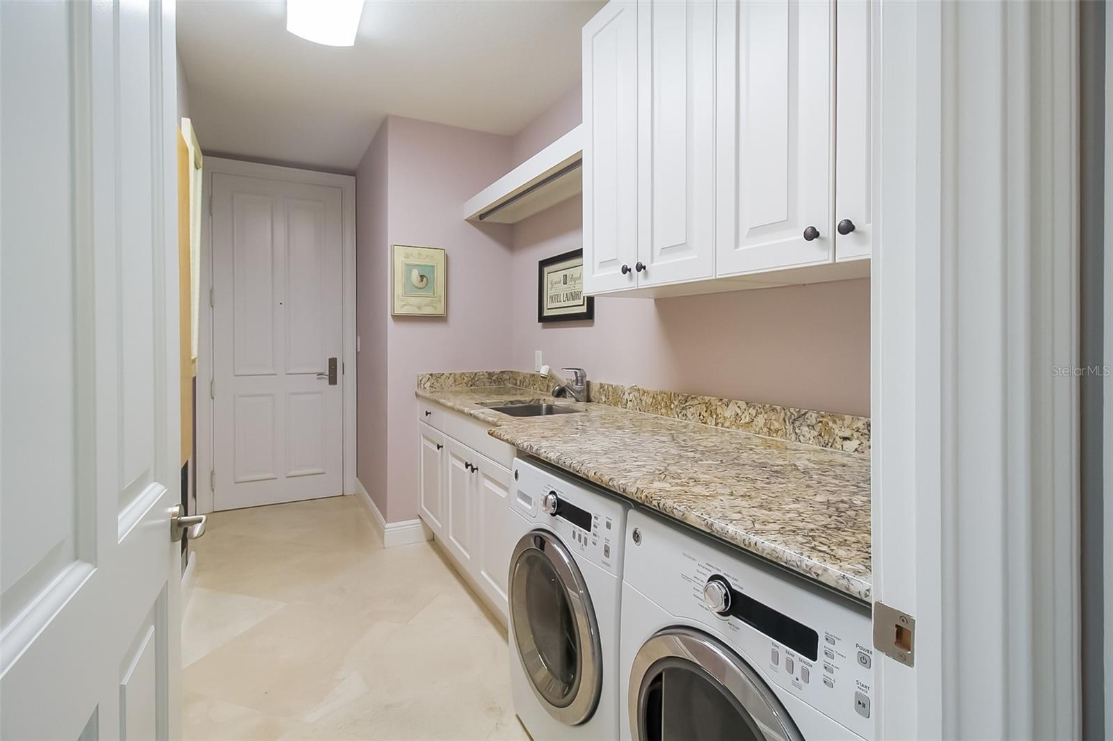 1300 BENJAMIN FRANKLIN DR #701, SARASOTA, FL, 34236