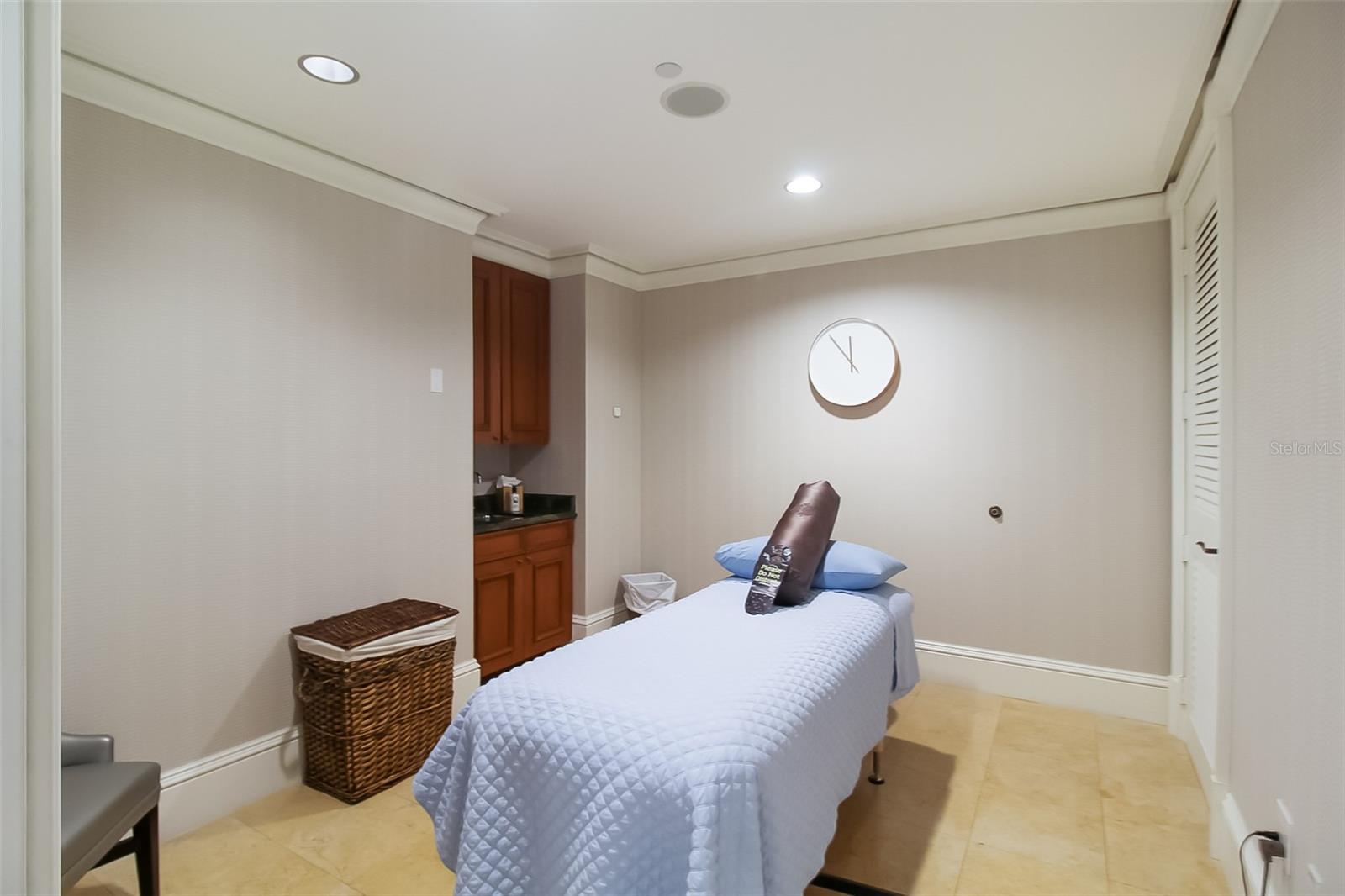 1300 BENJAMIN FRANKLIN DR #701, SARASOTA, FL, 34236