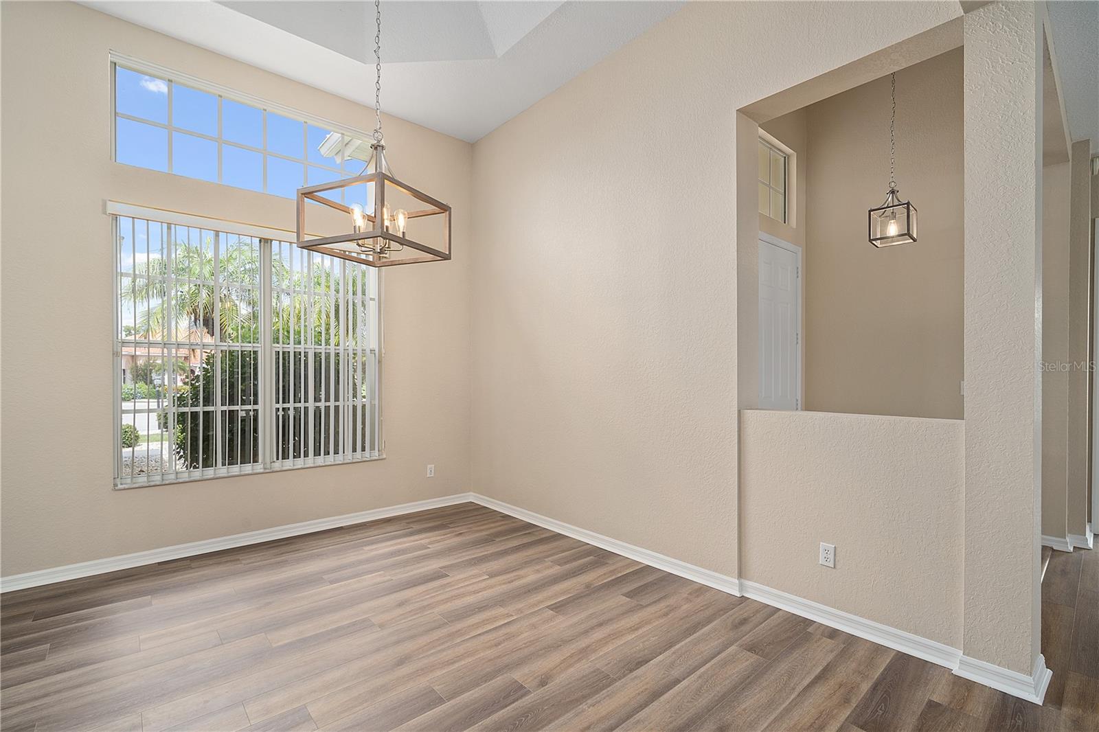 1103 SIGNATURE DR, SUN CITY CENTER, FL, 33573