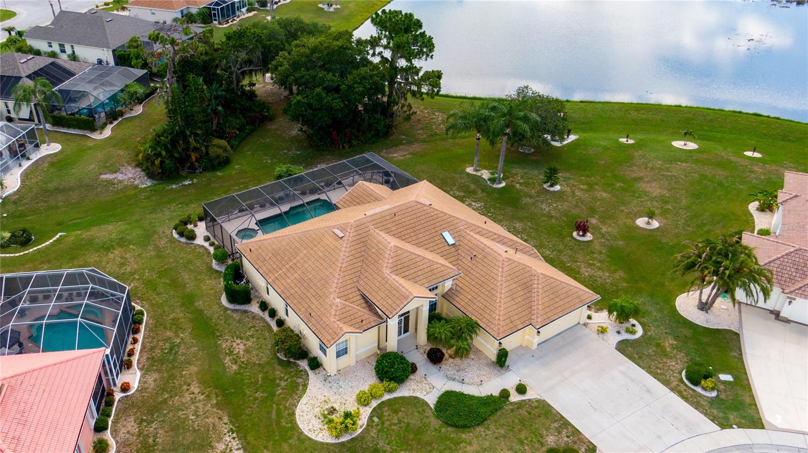 1103 SIGNATURE DR, SUN CITY CENTER, FL, 33573