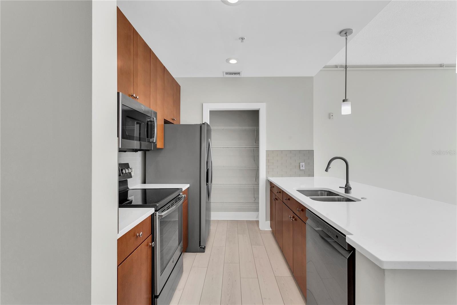 1501 DOYLE CARLTON DR #303, TAMPA, FL, 33602