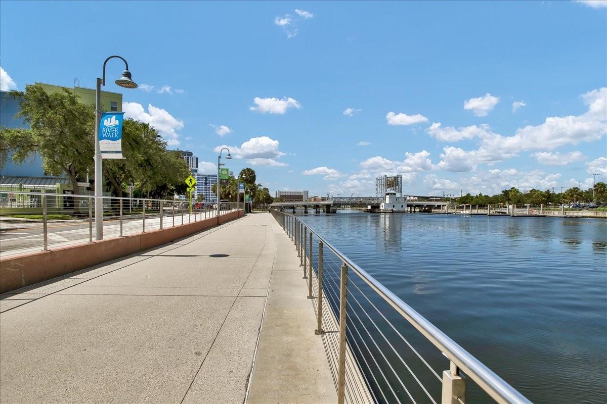 1501 DOYLE CARLTON DR #303, TAMPA, FL, 33602