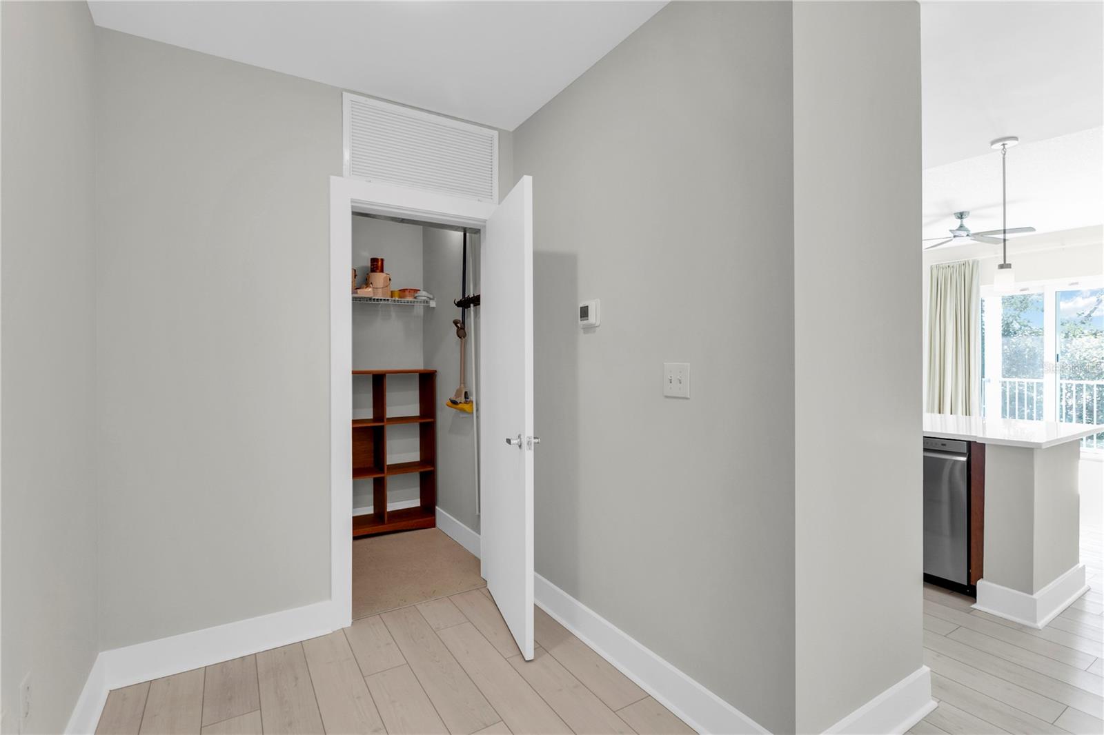 1501 DOYLE CARLTON DR #303, TAMPA, FL, 33602