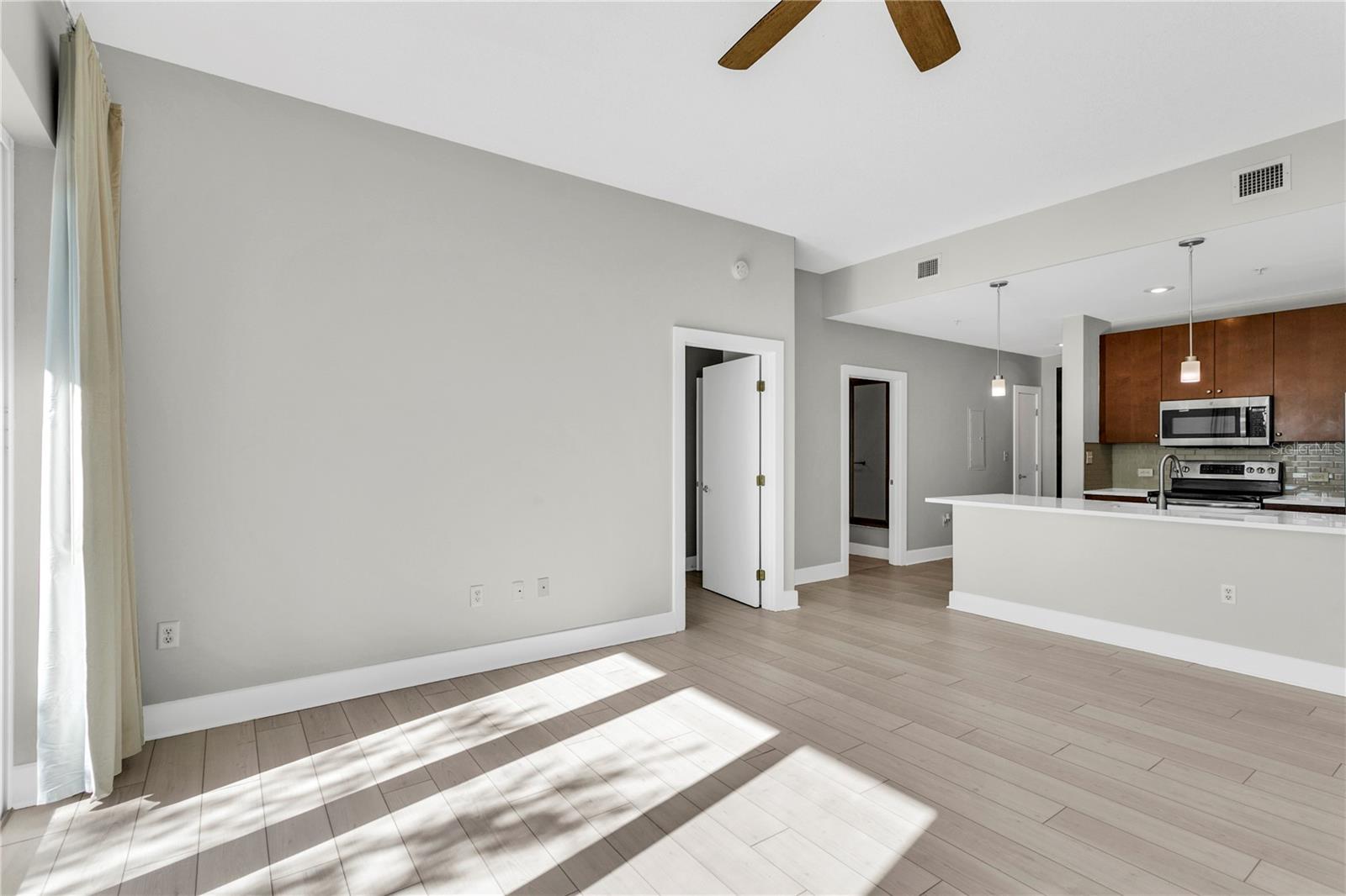 1501 DOYLE CARLTON DR #303, TAMPA, FL, 33602