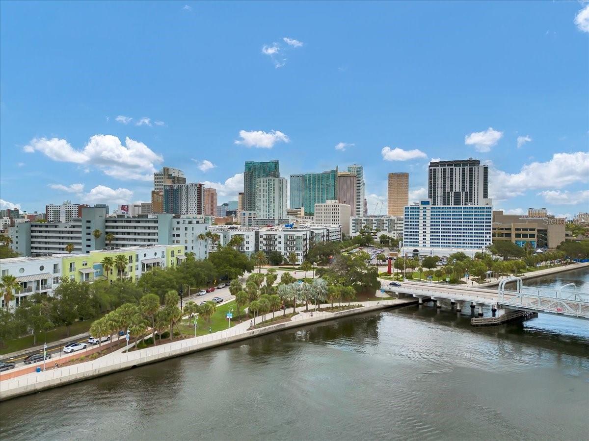 1501 DOYLE CARLTON DR #303, TAMPA, FL, 33602