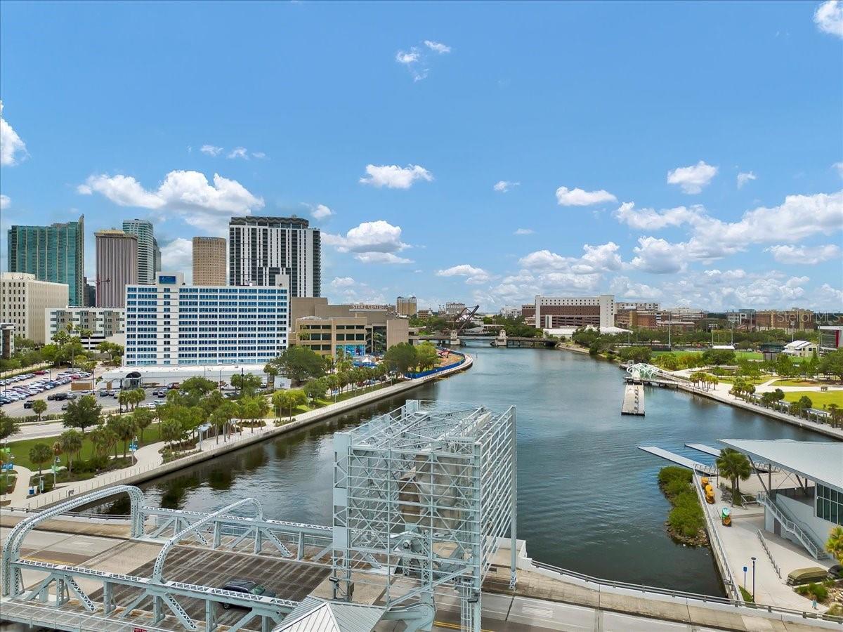 1501 DOYLE CARLTON DR #303, TAMPA, FL, 33602