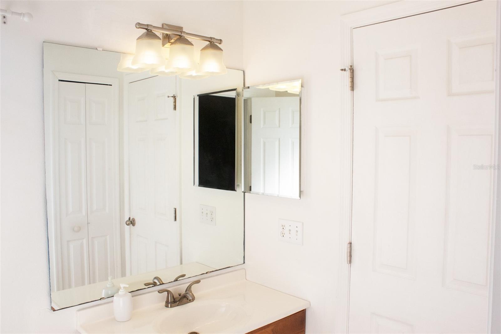 2233 ARDON AVE, ORLANDO, FL, 32833