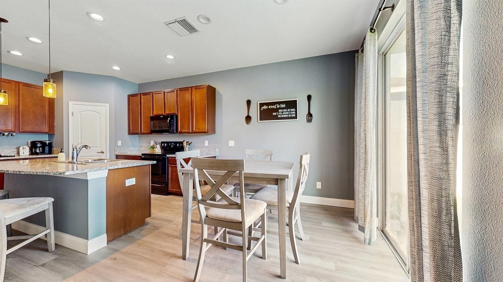 8111 BRICKLETON WOODS AVE, GIBSONTON, FL, 33534