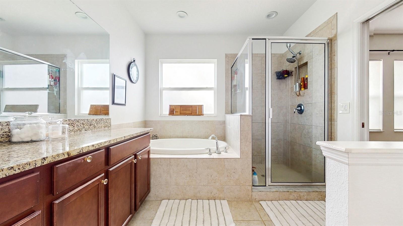 8111 BRICKLETON WOODS AVE, GIBSONTON, FL, 33534