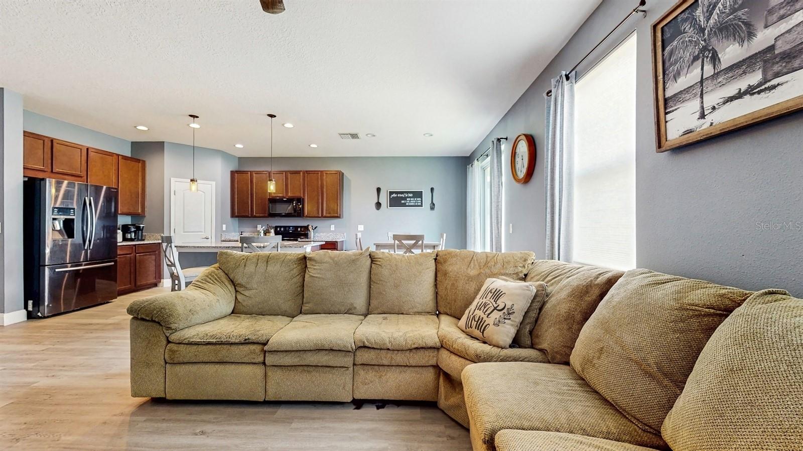 8111 BRICKLETON WOODS AVE, GIBSONTON, FL, 33534