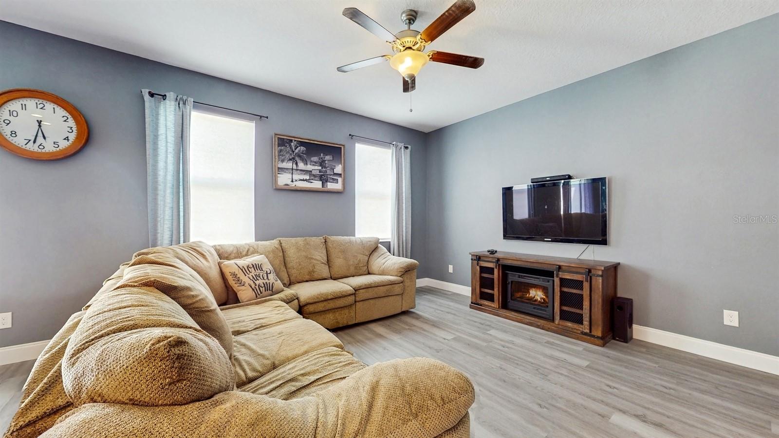 8111 BRICKLETON WOODS AVE, GIBSONTON, FL, 33534