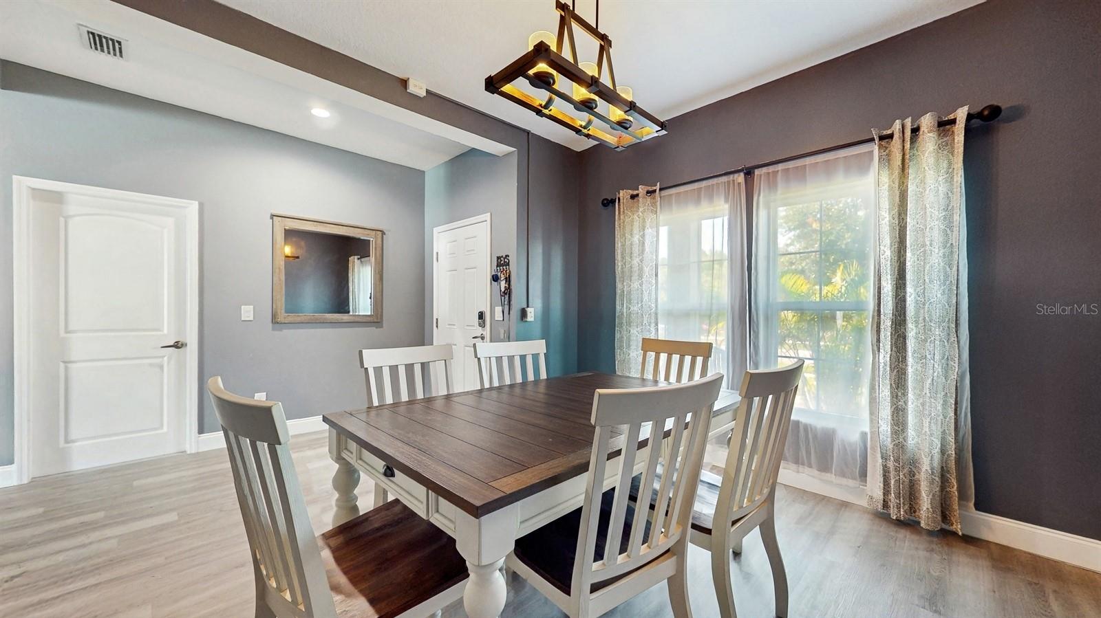 8111 BRICKLETON WOODS AVE, GIBSONTON, FL, 33534