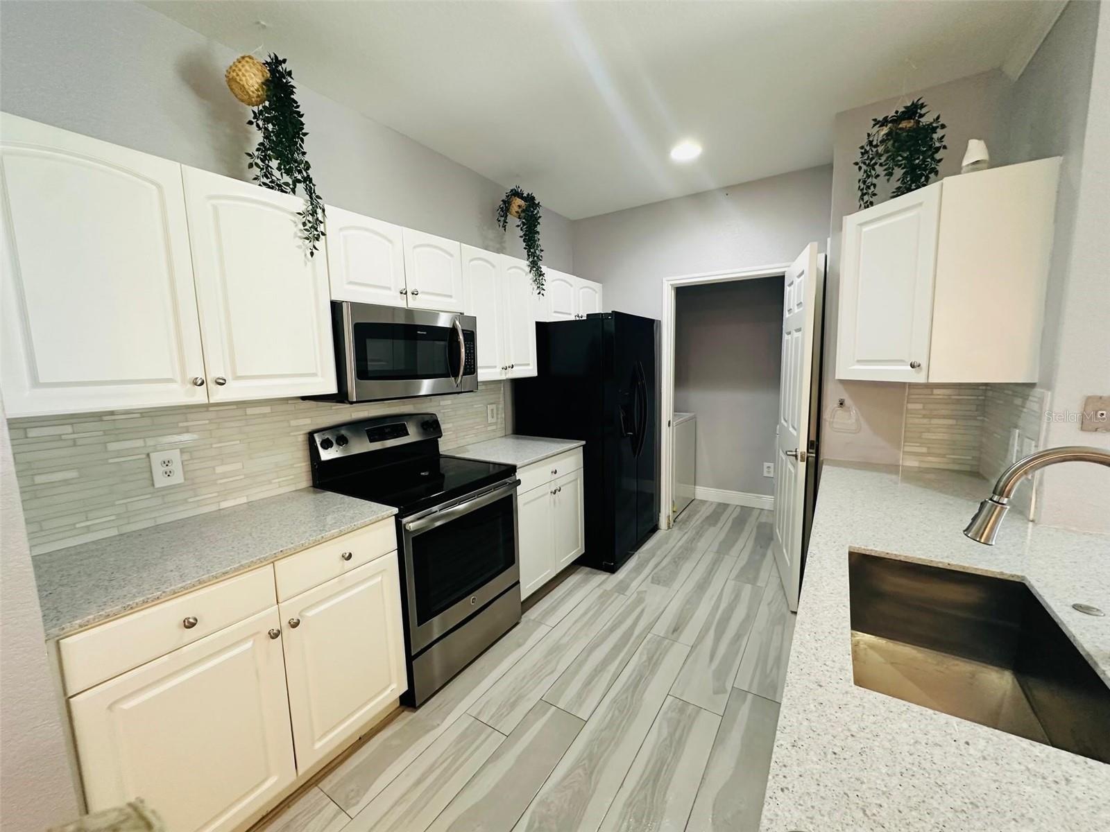 860 N ORANGE AVE #460, ORLANDO, FL, 32801