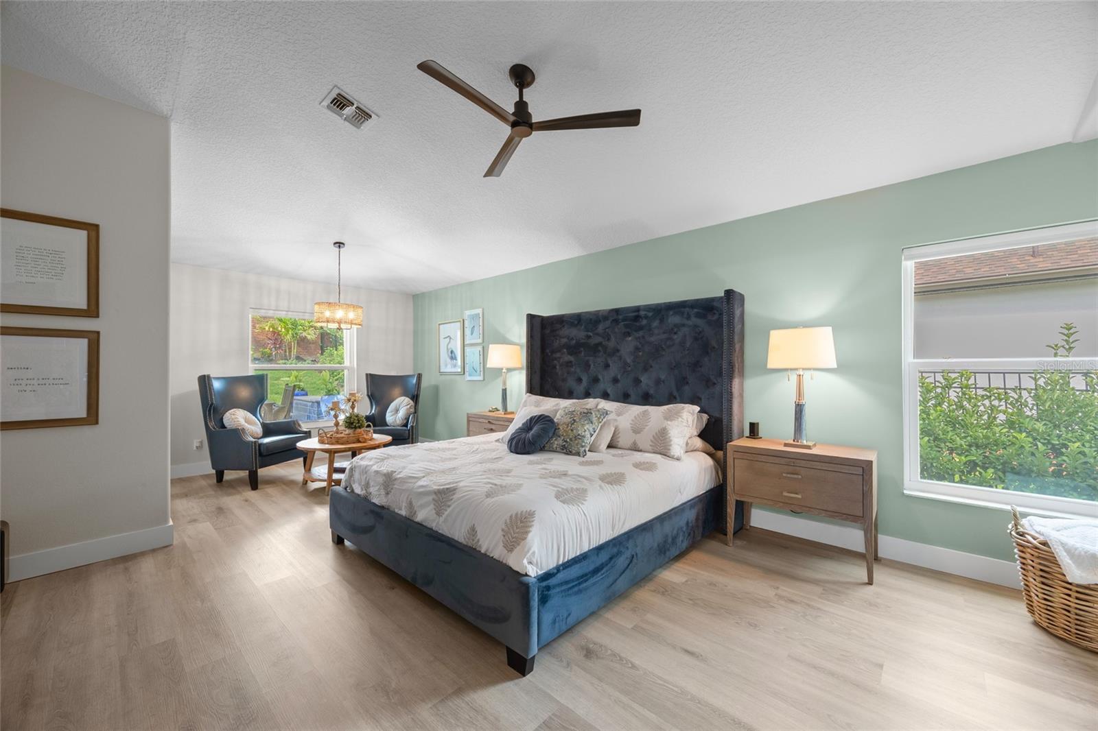 1301 JOHNS COVE LN, OAKLAND, FL, 34787