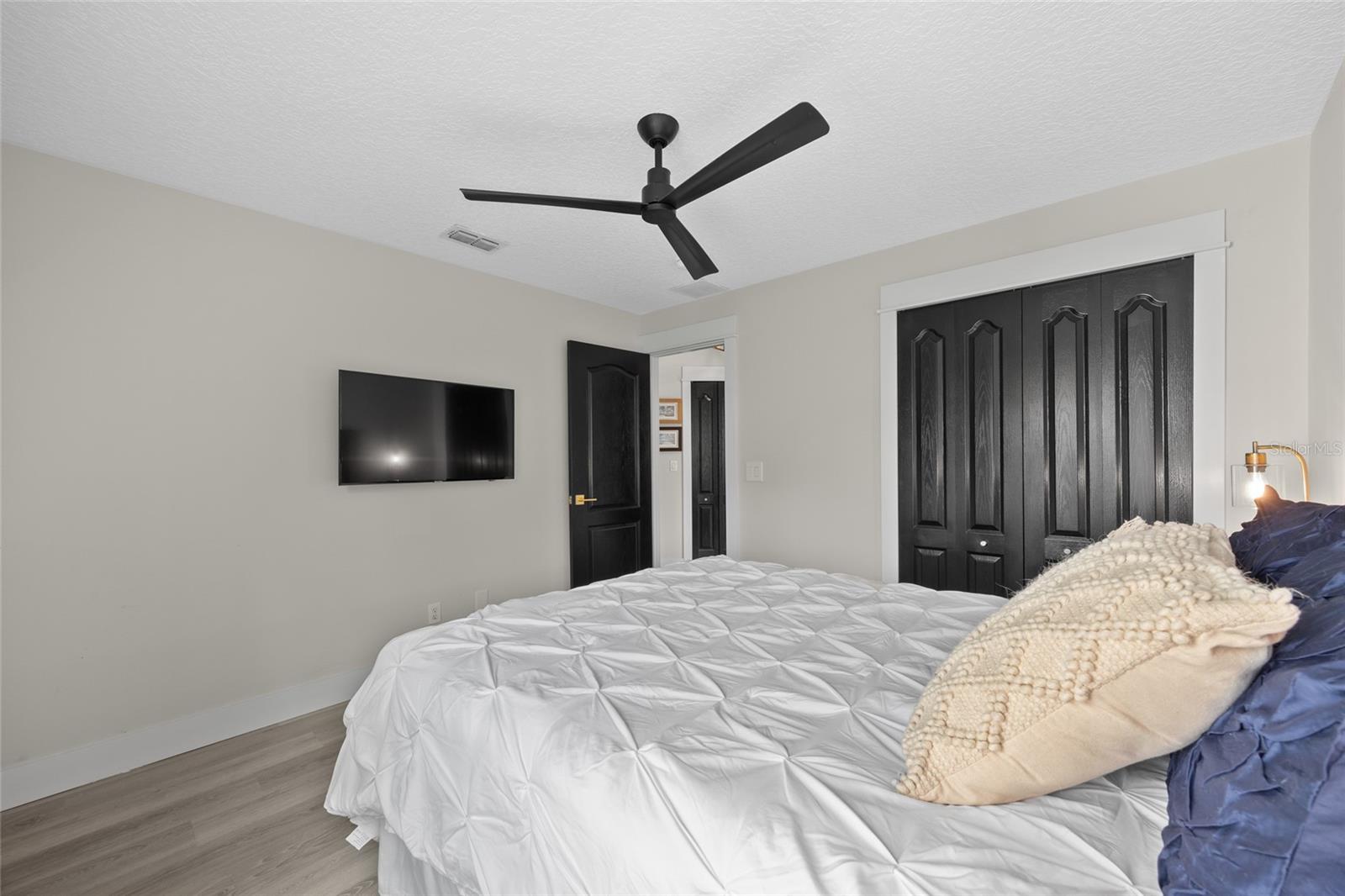 1301 JOHNS COVE LN, OAKLAND, FL, 34787