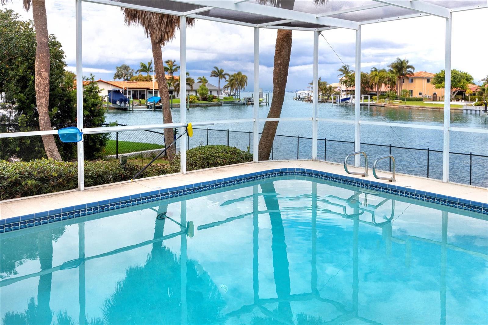 2096 MASSACHUSETTS AVE NE, ST PETERSBURG, FL, 33703