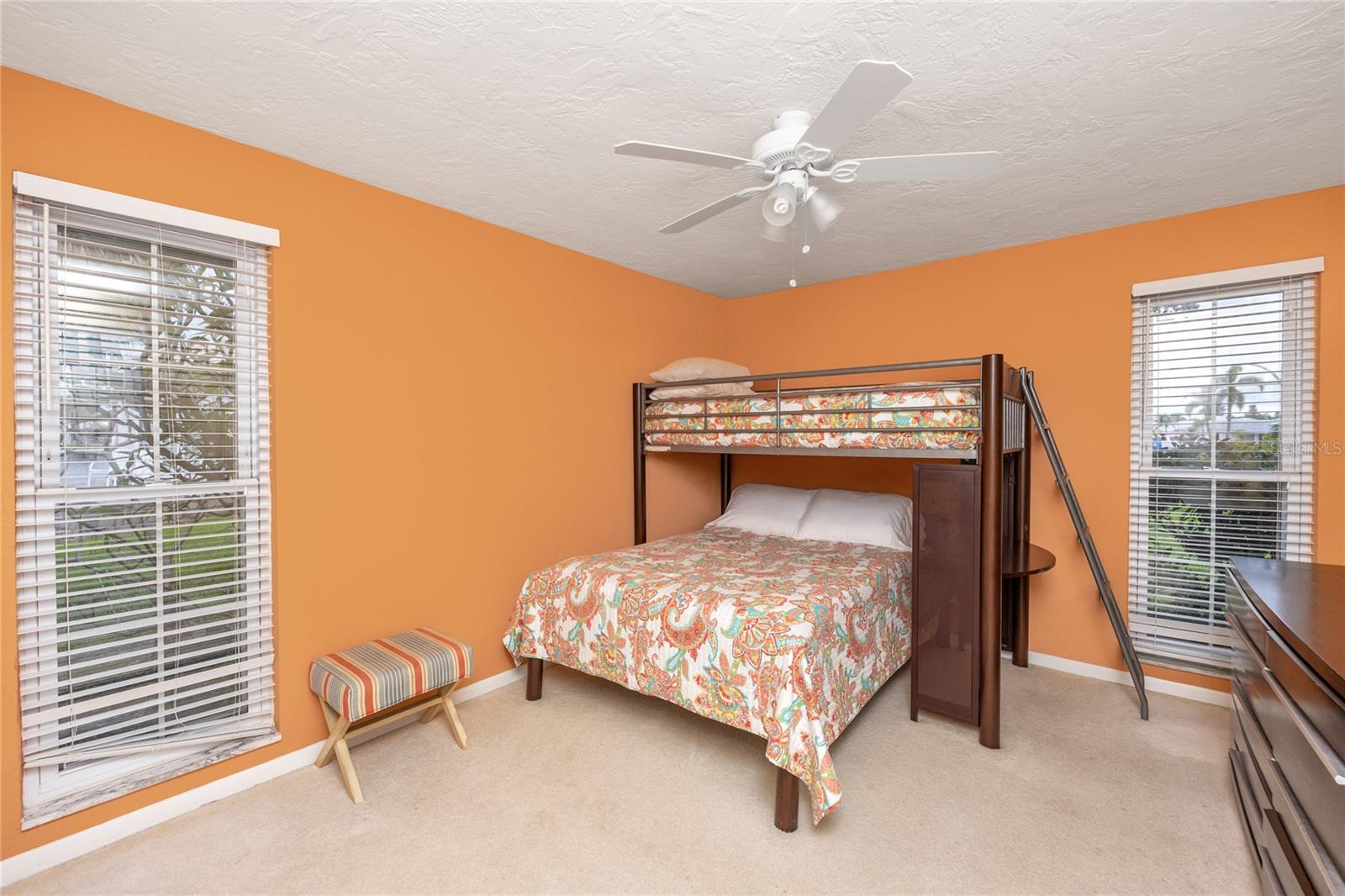 2096 MASSACHUSETTS AVE NE, ST PETERSBURG, FL, 33703