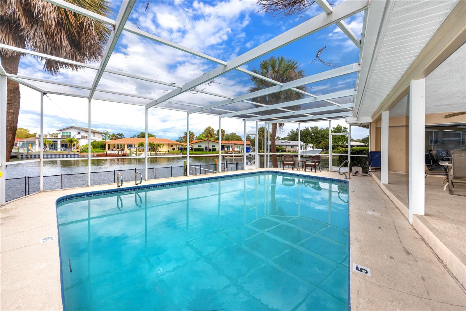 2096 MASSACHUSETTS AVE NE, ST PETERSBURG, FL, 33703